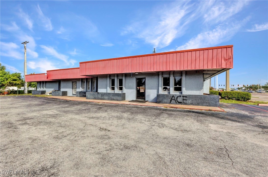 2541  Tamiami Trail, Apt C