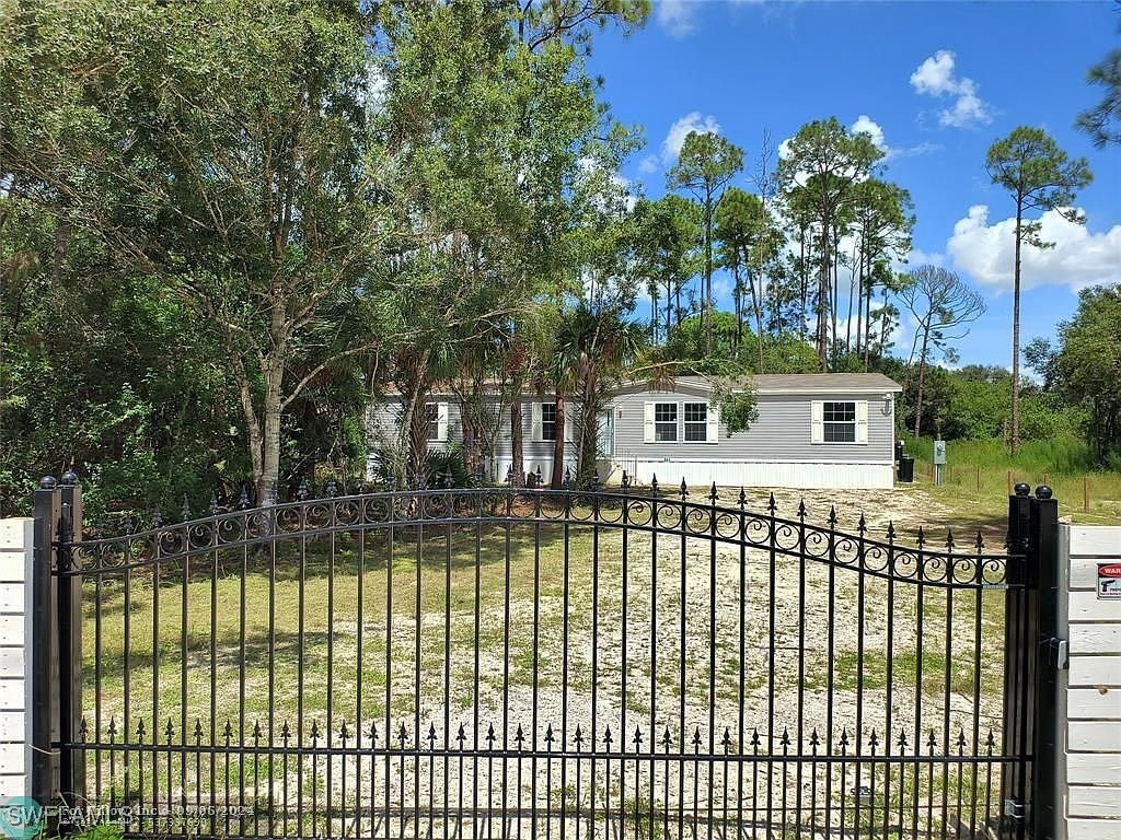 881  Woodland Boulevard