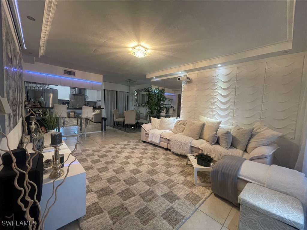 5319  Summerlin Road, Apt 1914
