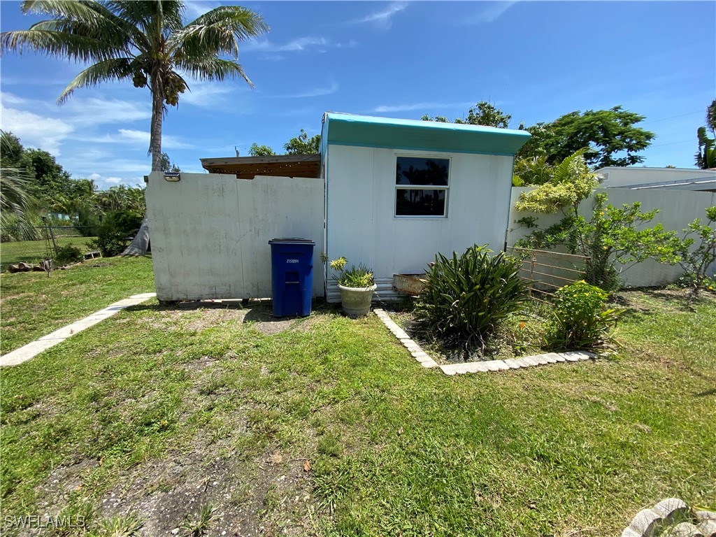 5687  Meadowlark Lane