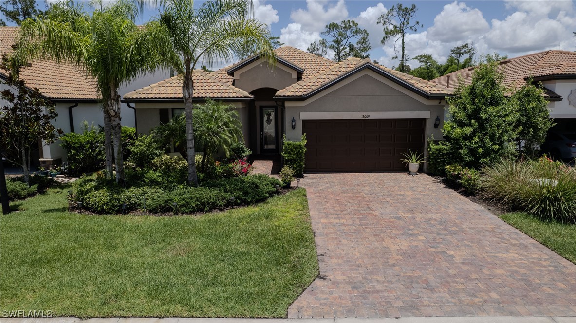12009  Avingston Lake Drive