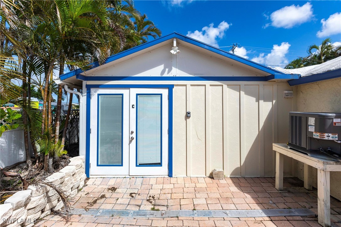 4741/4743  Pine Island Road