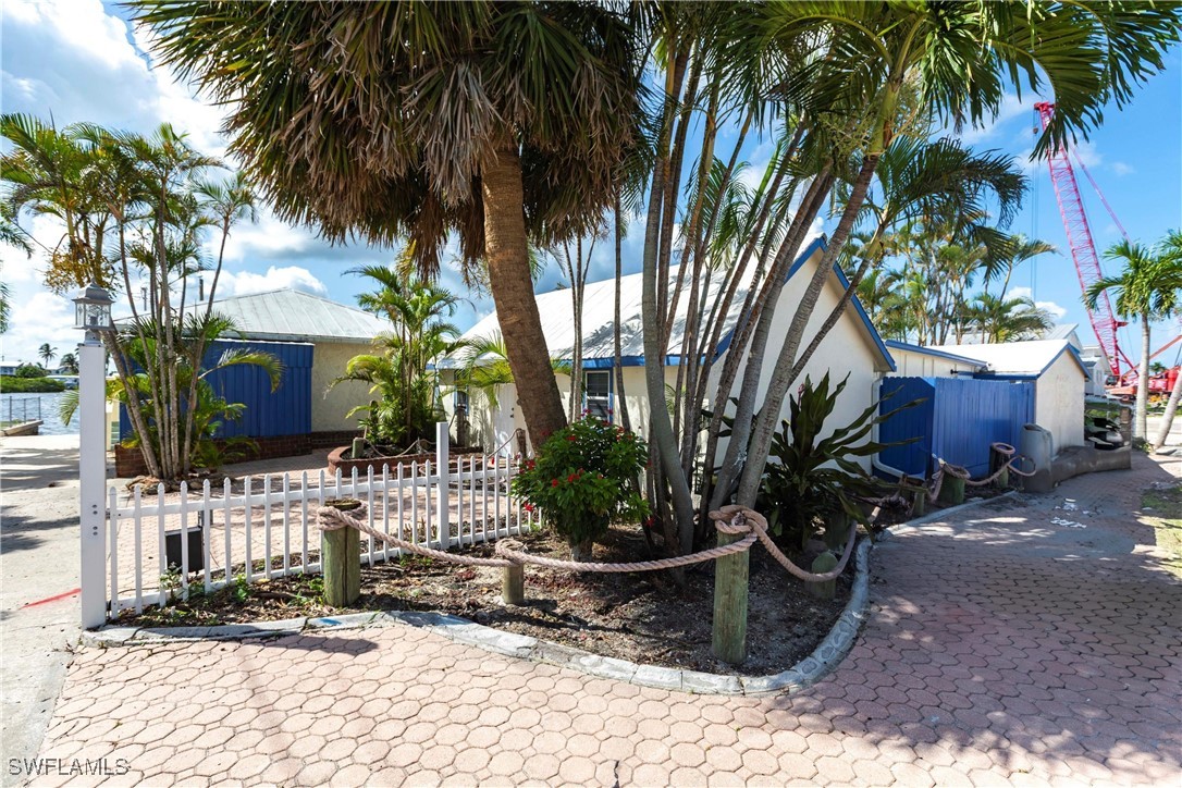 4741/4743  Pine Island Road