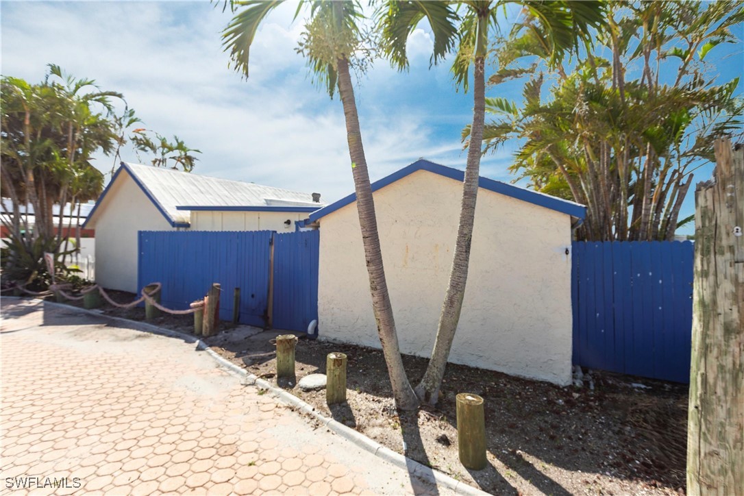 4741/4743  Pine Island Road