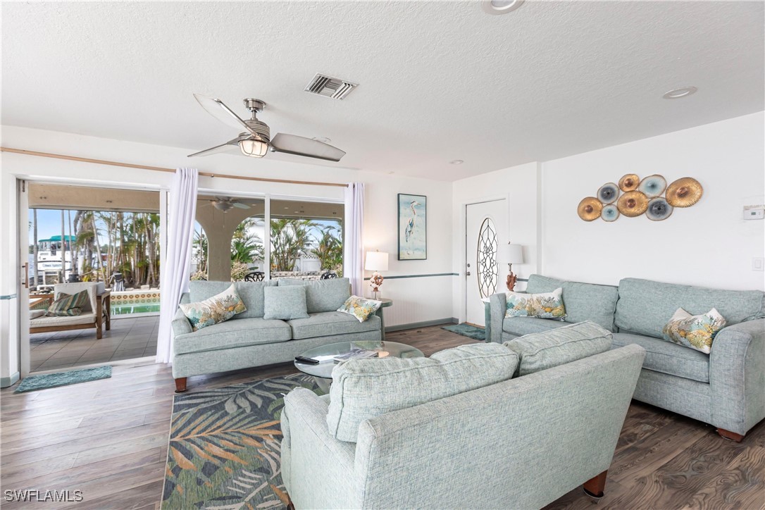 4741/4743  Pine Island Road