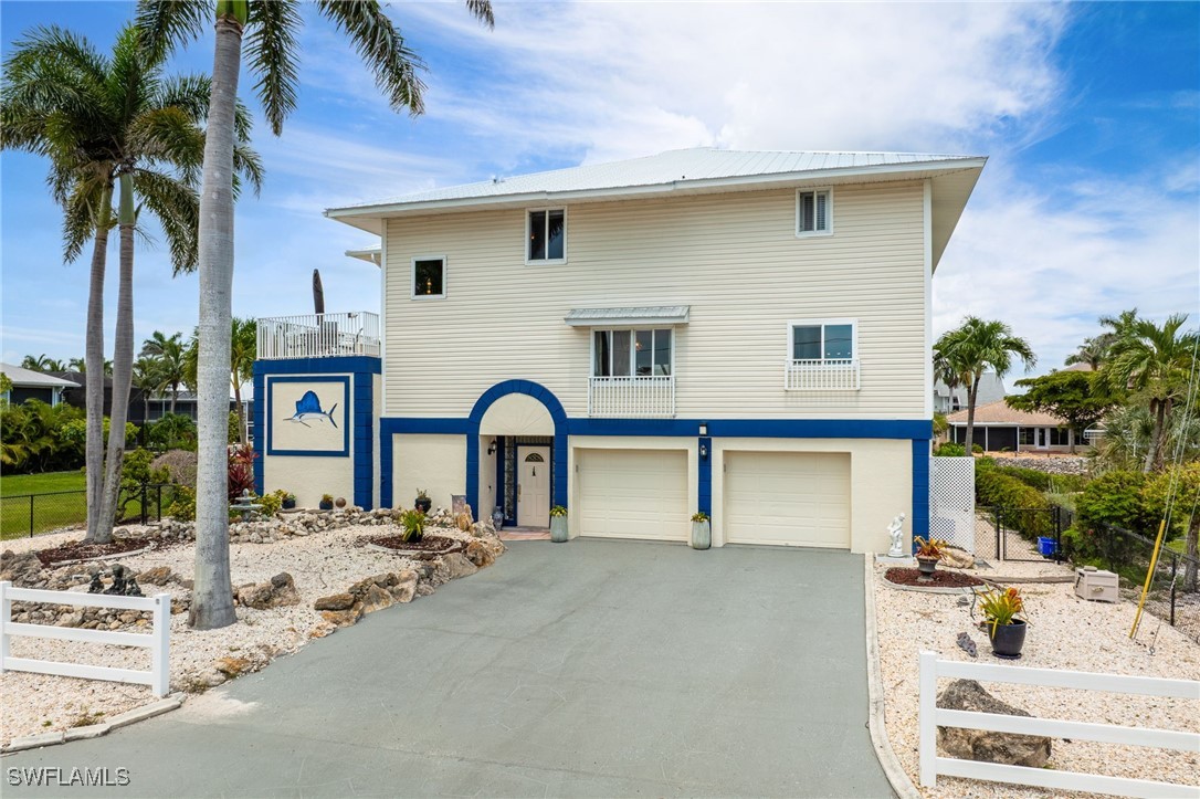 17911  Grey Heron Court