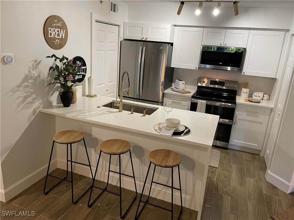 8940  Colonnades Court, Apt 721