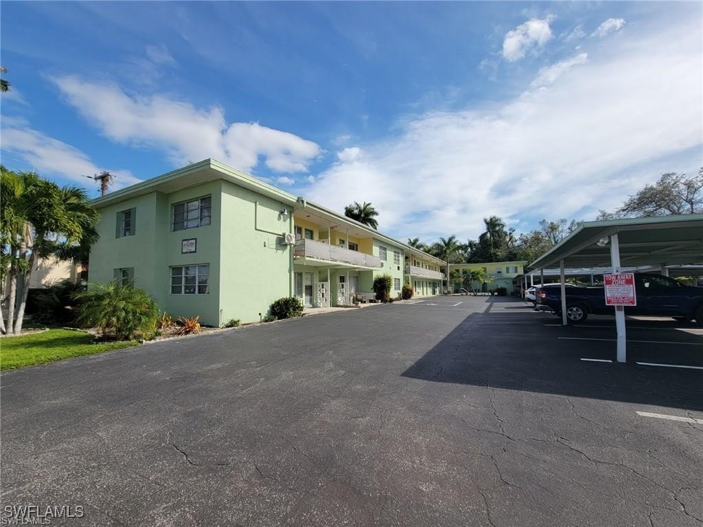 2544  1st Street, Apt 201