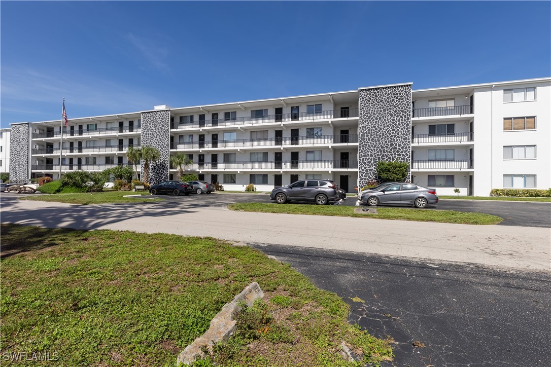 4906  Victoria Drive, Apt 313