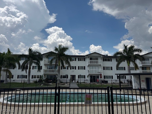 3704  Broadway, Apt 305